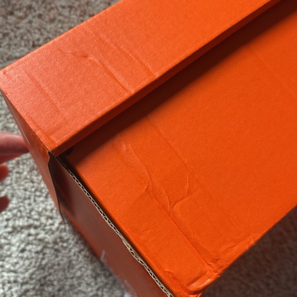 Empty orange Nike shoebox - women’s QUEST 5 size 10 - Picture 10 of 17
